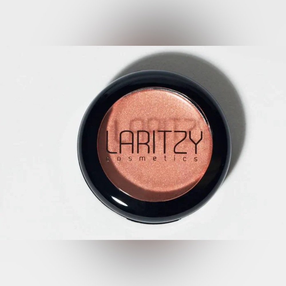 Laritzy Cosmetics Cream Highlighter in Virtue (Gold)